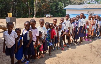 2025 - Liberia - Children lining up for meal