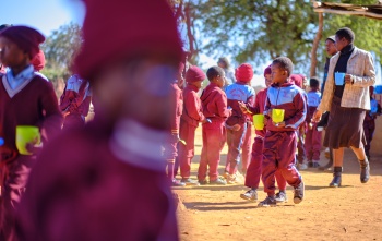 2025 - Zimbabwe - children eating 