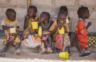 Children eating Mary's Meals