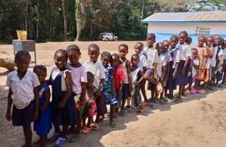 2025 - Liberia - Children lining up for meal