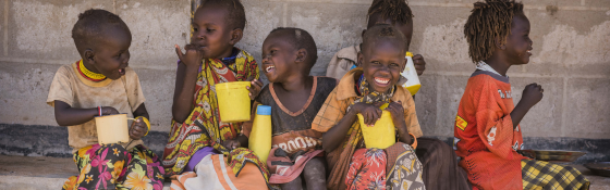 Children eating Mary's Meals