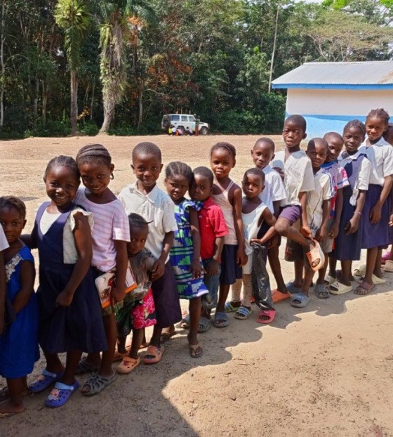 2025 - Liberia - Children lining up for meal