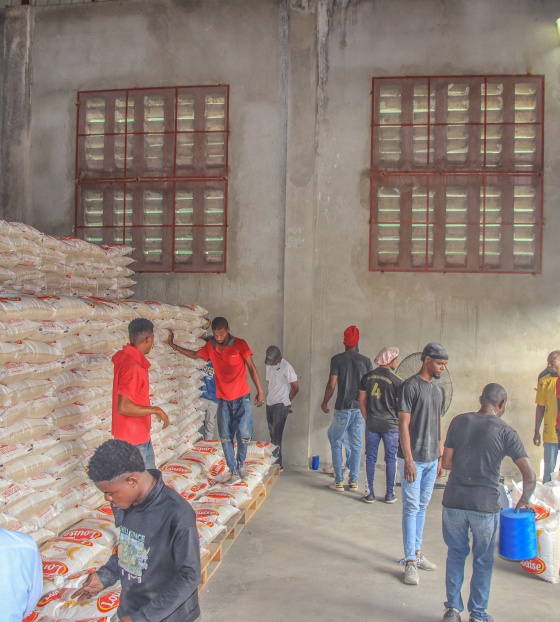 2026 - Haiti - BND delivering school meals 